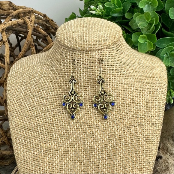 UP SCALE TIME - Dark Blue Faceted Resined Crystal Dangle Earrings Antique Gold - Picture 1 of 3